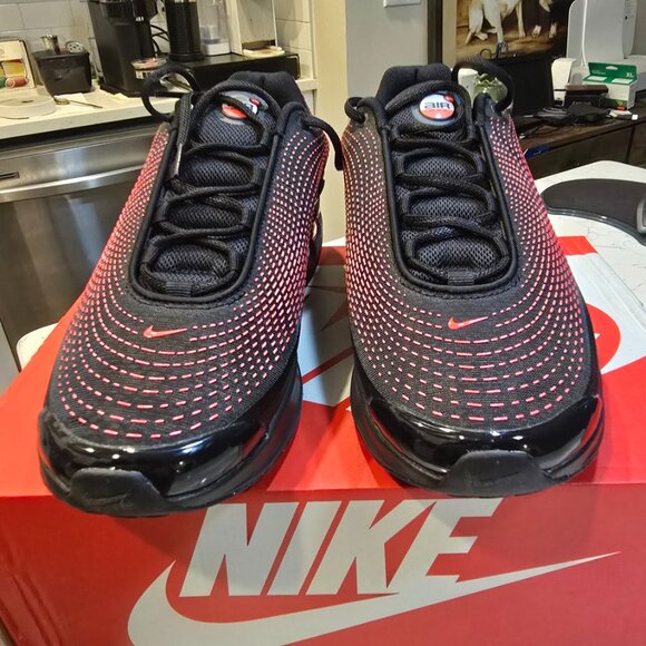 Nike Air Max DN Running Shoes Black / Red Mens Sneake Sz 11 HV5235 002 NEW - Picture 5 of 16